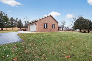 8131 E Creek Rd, Janesville, WI 53546 - Photo 6