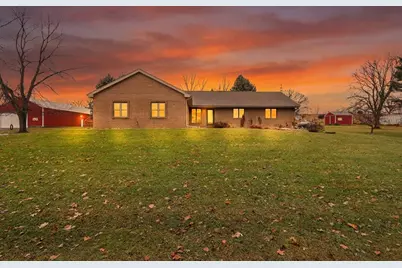 8131 E Creek Road, Janesville, WI 53546 - Photo 2