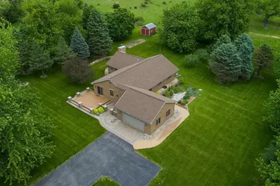 8131 E Creek Road, Janesville, WI 53546 - Photo 10