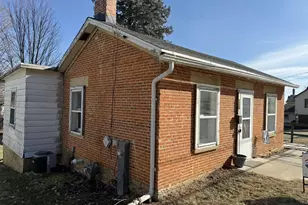 516 S Wisconsin St, Mineral Point, WI 53565 - Photo 2