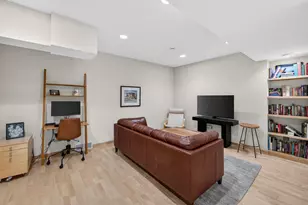 3555 John Muir Dr, Middleton, WI 53562 - Photo 32