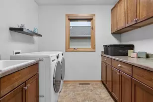 3555 John Muir Dr, Middleton, WI 53562 - Photo 18