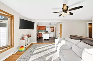 302 Buckingham Ln, Madison, WI 53714 - Photo 8