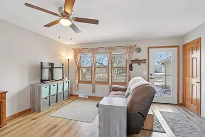 949 E Prospect Street, Lake Mills, WI 53551 - Photo 8