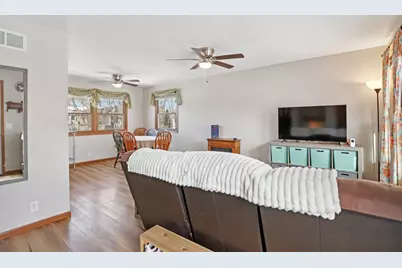 949 E Prospect Street, Lake Mills, WI 53551 - Photo 10