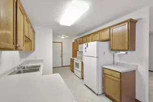 1041 Chandler Ln, Sun Prairie, WI 53590 - Photo 14