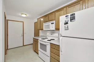 1041 Chandler Ln, Sun Prairie, WI 53590 - Photo 16