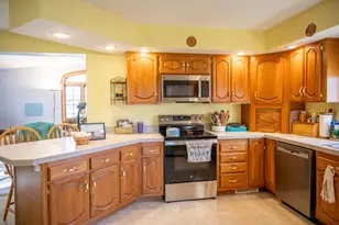 921 Stewart Ct, Mauston, WI 53948 - Photo 4