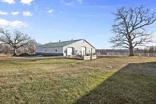 4595 Mahoney Rd, Mcfarland, WI 53558 - Photo 16