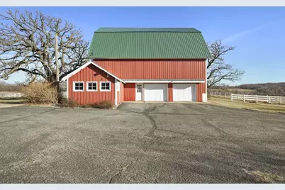 4595 Mahoney Road, Mcfarland, WI 53558 - Photo 8