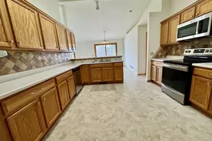 2702 Autumn Ln, Janesville, WI 53546 - Photo 10