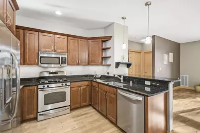 625 E Mifflin Street #213, Madison, WI 53703 - Photo 6