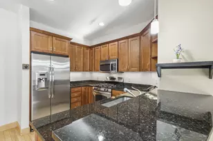 625 E Mifflin St, Madison, WI 53703 - Photo 8