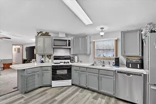 112 Falling Creek Cir, Janesville, WI 53548 - Photo 12