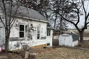 353 Lake St, Baraboo, WI 53913 - Photo 2