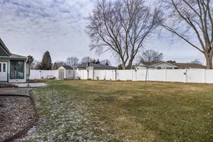 1913 Black Bridge Rd, Janesville, WI 53545 - Photo 36