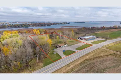 814 W State Street, Fox Lake, WI 53933 - Photo 6