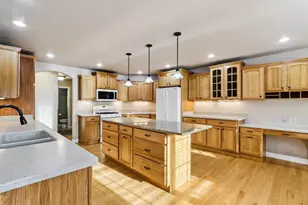 1705 Dunwoody Ln, Waunakee, WI 53597 - Photo 4