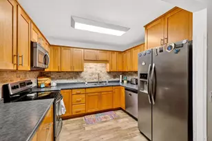 1426 Wheeler Ct, Madison, WI 53704 - Photo 10