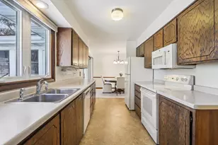 400 Raymond Rd, Waunakee, WI 53597 - Photo 16