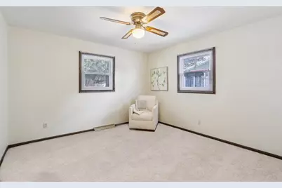 400 Raymond Road, Waunakee, WI 53597 - Photo 18