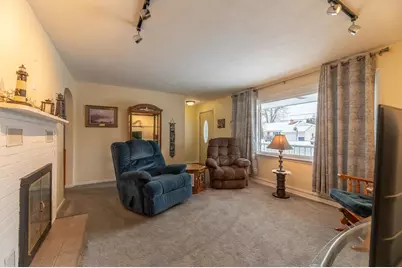 1530 S Oakhill Avenue, Janesville, WI 53546 - Photo 2