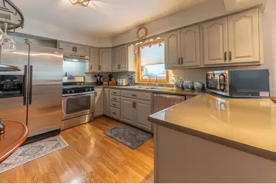 1530 S Oakhill Avenue, Janesville, WI 53546 - Photo 4