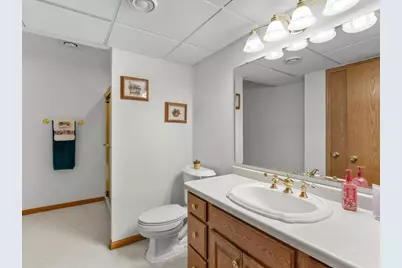 157 Meadow Ridge, Sheboygan Falls, WI 53085 - Photo 32