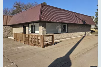 321 W Clifton Street, Tomah, WI 54660 - Photo 2