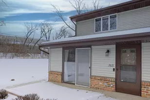 262 Ba-Wood Ln, Janesville, WI 53545 - Photo 2