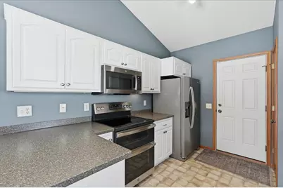 1355 Gray Hawk Way, Sun Prairie, WI 53590 - Photo 16