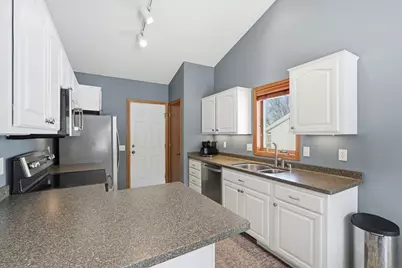 1355 Gray Hawk Way, Sun Prairie, WI 53590 - Photo 14