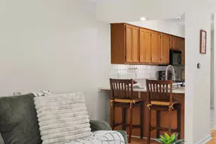 141 S Franklin St, Madison, WI 53703 - Photo 4