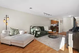 141 S Franklin St, Madison, WI 53703 - Photo 2