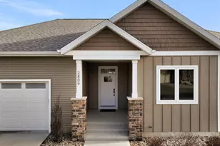 2809 Hickory Ridge Rd, Madison, WI 53719 - Photo 2