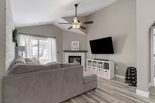 3282 Stonecreek Dr, Madison, WI 53719 - Photo 8