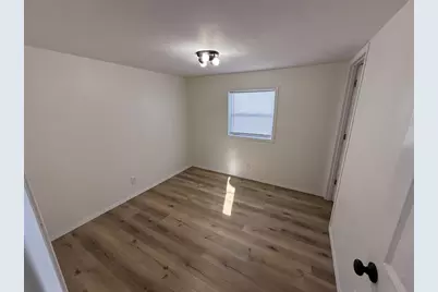 301 E Commerce Boulevard #45, Slinger, WI 53086 - Photo 8