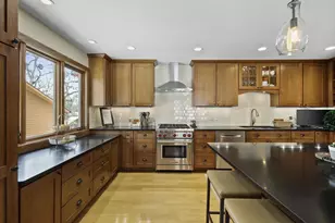 5837 Woods Edge Rd, Fitchburg, WI 53711 - Photo 6