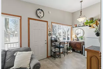 400-402 Estate Lane, Stoughton, WI 53589 - Photo 6