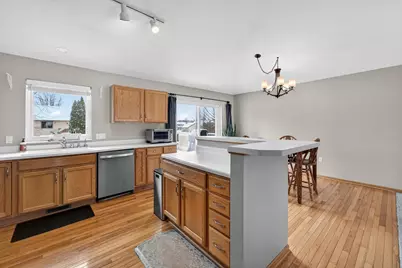 5475 Quarry Hill Drive, Fitchburg, WI 53711 - Photo 8