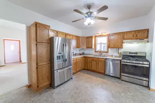 217 Williams St, Cambria, WI 53923 - Photo 8