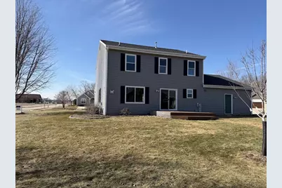 237 Royal Ridge Drive, Oconomowoc, WI 53066 - Photo 2