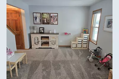 237 Royal Ridge Drive, Oconomowoc, WI 53066 - Photo 12