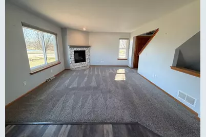 237 Royal Ridge Drive, Oconomowoc, WI 53066 - Photo 6