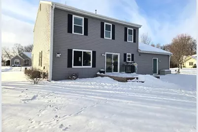 237 Royal Ridge Drive, Oconomowoc, WI 53066 - Photo 2