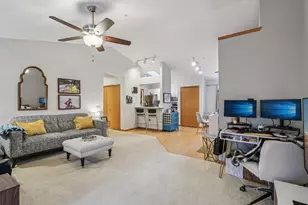 279 Kearney Way, Waunakee, WI 53597 - Photo 2