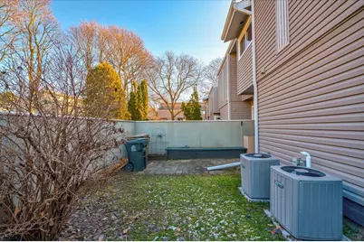 521 East Bluff, Madison, WI 53704 - Photo 6