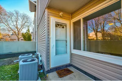 521 East Bluff, Madison, WI 53704 - Photo 10