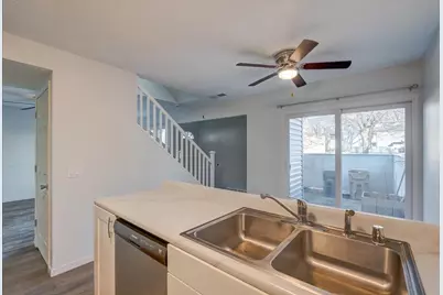 521 East Bluff, Madison, WI 53704 - Photo 24