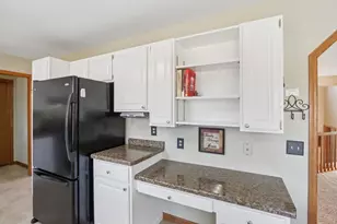 1606 Manchester Crossing, Waunakee, WI 53597 - Photo 16